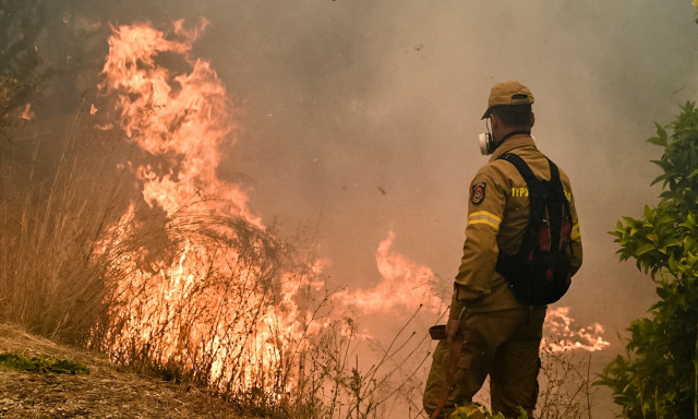 Φωτιά στα Κάτω Σακτούρια Ρεθύμνου - Ήχησε προειδοποιητικό μήνυμα από το 112
