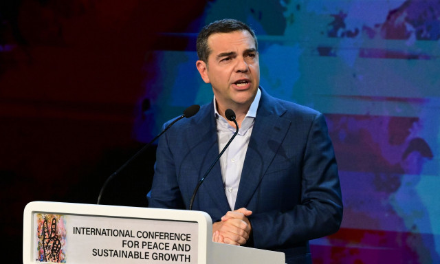 Κύκλοι Αλέξη Τσίπρα: Χυδαιότητα ότι δεν βοήθησε οικονομικά την εφημερίδα Αυγή