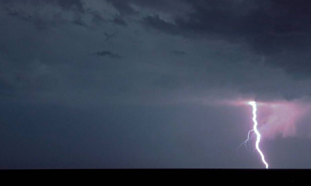 Χαλκιδική: Σε παραλία που πέρυσι πνίγηκε άνθρωπος, χτύπησε κεραυνός τη 13χρονη