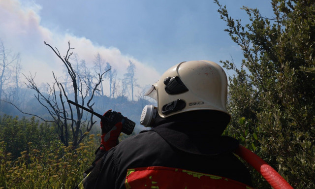 Χωρίς ενεργό μέτωπο η πυρκαγιά στο όρος Πάικο Πέλλας – Μαίνεται η φωτιά στο Φαλακρό Δράμας
