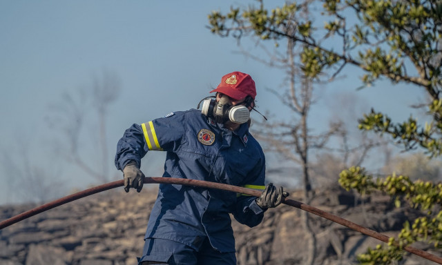 Φωτιά στη Μυτιλήνη - Συναγερμός στον δήμο Αγίας Παρασκευής