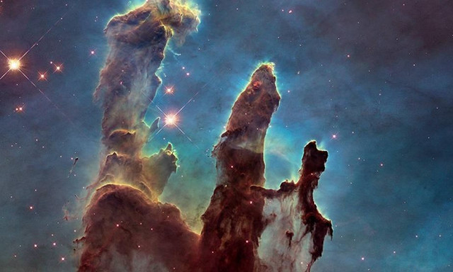 Φαντασμαγορικές νέες εικόνες: Οι Στήλες της Δημιουργίας σε τρισδιάστατη απεικόνιση