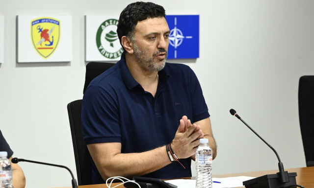 Φωτιά στην Πάρνηθα – Κικίλιας: «Χωρίς ενεργό μέτωπο, διάσπαρτες εστίες θα δουλευτούν όλο το βράδυ»