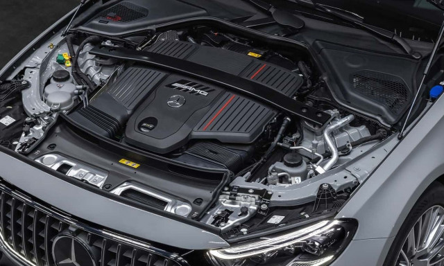 Η Mercedes-Benz δεν αφήνει τους συμβατικούς κινητήρες