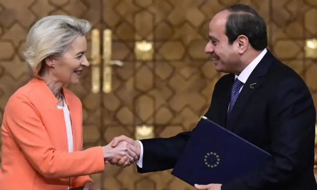 Η ΕΕ υπέγραψε οικονομικές συμφωνίες ύψους 300 εκατ. ευρώ με την Αίγυπτο