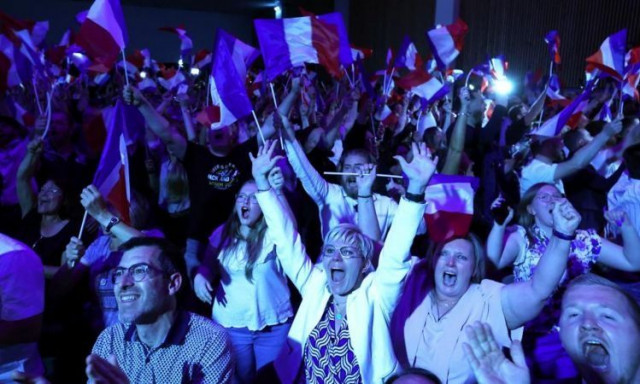 Εκλογές Γαλλία: Η νέα εποχή Λεπέν και η αλλαγή των συσχετισμών μετά την βαριά ήττα Μακρόν