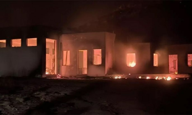 Φωτιά στη Σέριφο: Πύρινο μέτωπο 15 χιλιομέτρων –  Έφτασαν οι ενισχύσεις από την Αθήνα