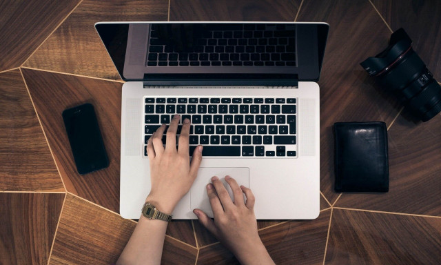 Κόντρα μεταξύ δημιουργών και επιχειρήσεων τεχνητής νοημοσύνης για τα πνευματικά δικαιώματα