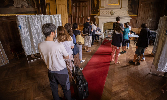 Εκλογές Γαλλία: Έκλεισαν οι κάλπες - Τα πρώτα exit polls