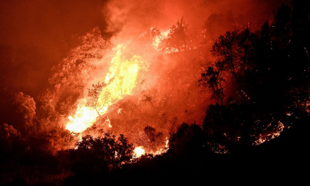 Σήμα κινδύνου στη Ρωσία: Οι πυρκαγιές απελευθέρωσαν μεγατόνους άνθρακα στην ατμόσφαιρα
