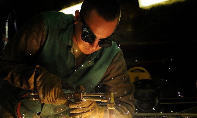 Εξαήμερη εργασία: Ολική επαναφορά στις εργασιακές συνθήκες πριν το 1981