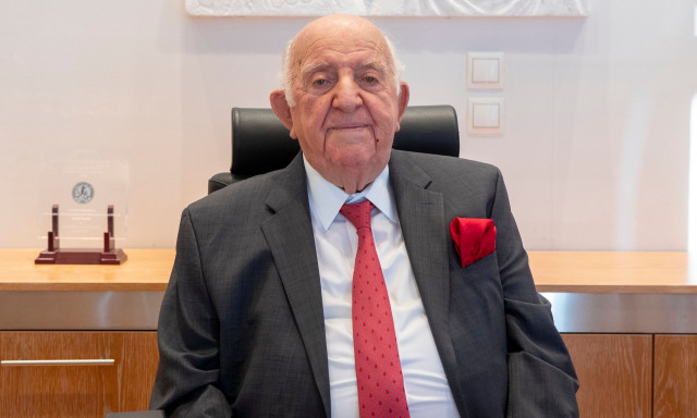 Η Πανελλήνια Ένωση Φαρμακοβιομηχανίας αποχαιρετά τον Σταύρο Δέμο