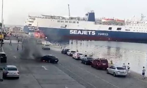 Φωτιά σε αυτοκίνητο στο λιμάνι της Καβάλας