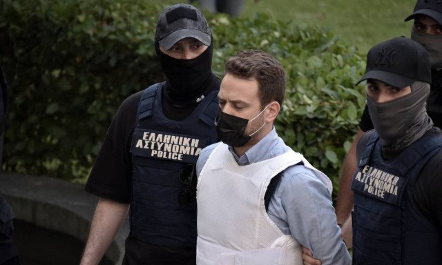 Απίστευτο: Ο Αναγνωστόπουλος θα ζητήσει να διδαχθεί... Οικογενειακό Δίκαιο στη Νομική!