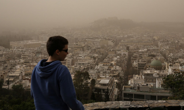 Αφρικανική σκόνη: Συστάσεις στα άτομα με αναπνευστικά προβλήματα από το υπουργείο Υγείας