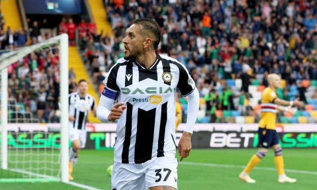 Μεταγραφές, ΑΕΚ: Συμφώνησε με Ρομπέρτο Περέιρα, ανακοίνωσε την παραμονή Άμραμπατ