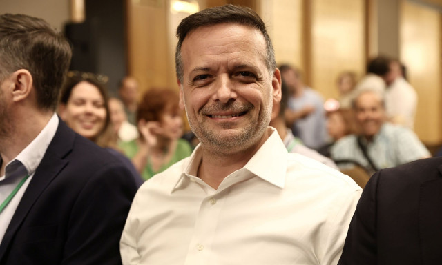 Χάρης Δούκας: Δεν θέλουμε κανένα παιδί να ξεκινήσει τη σχολική χρονιά χωρίς χαμόγελο στο πρόσωπό του