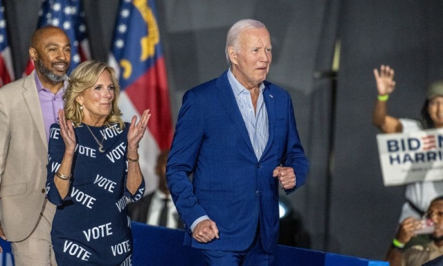 Mπάιντεν: Κορυφώνεται η ανησυχία για την υγεία του - Ο Λευκός Οίκος προσπαθεί να περιορίσει τη ζημιά