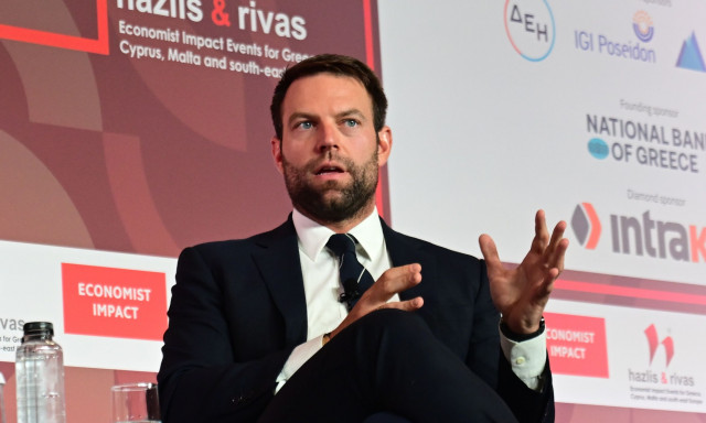 Κασσελάκης στο Economist: «Αν είμαι εγώ το πρόβλημα για μια προοδευτική κυβέρνηση κάνω πίσω»