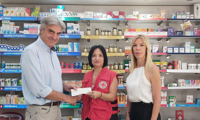 Δωρεά του Φαρμακευτικού Συλλόγου Θεσσαλονίκης στον Ελληνικό Ερυθρό Σταυρό