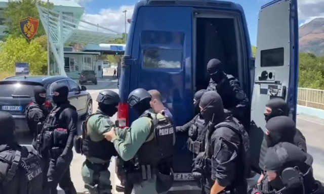 Βίντεο από την παράδοση του επικίνδυνου Αλβανού κακοποιού από την ΕΛ.ΑΣ. στις αλβανικές Αρχές