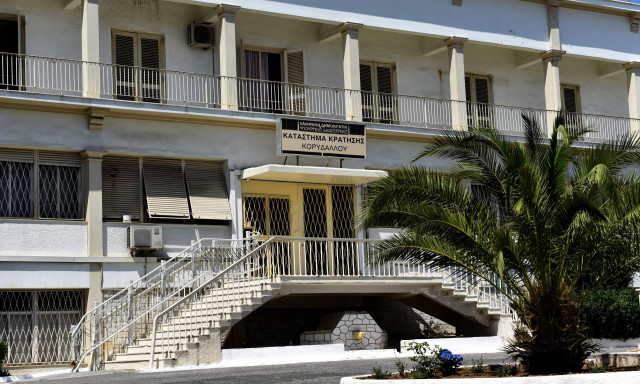 Έφοδος στις φυλακές Κορυδαλλού: Τι βρήκαν οι Αρχές - Σχηματίστηκε δικογραφία σε βάρος 4 κρατουμένων