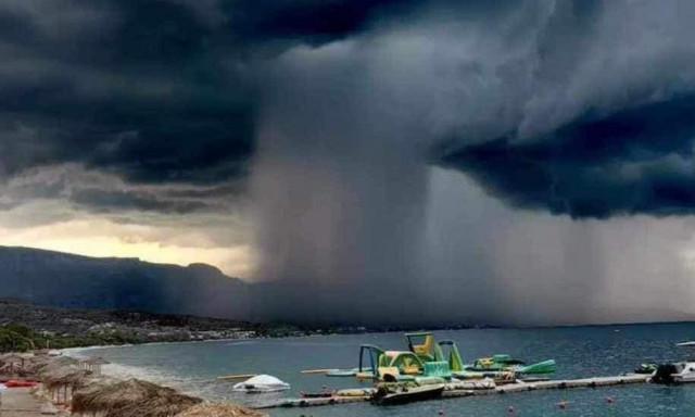 Κακοκαιρία: Σκηνικό αποκάλυψης στους Αγίους Θεοδώρους