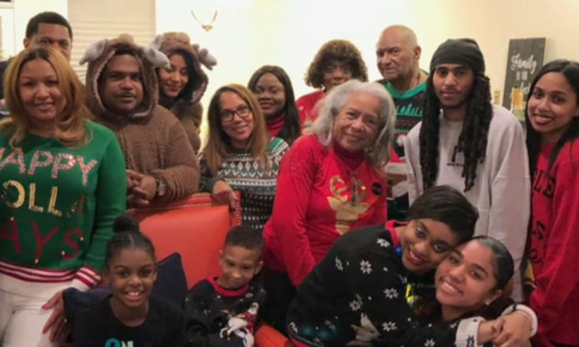 Βραβεύτηκε 88χρονη ανάδοχη μητέρα πριν βγει στη σύνταξη – Μεγάλωσε πάνω από 40 παιδιά