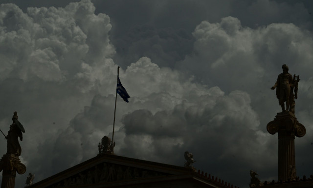 Καιρός - Λαγουβάρδος: «Η ημέρα έγινε νύχτα»- 1200 κεραυνούς μέτρησαν μέχρι τις 6 το απόγευμα
