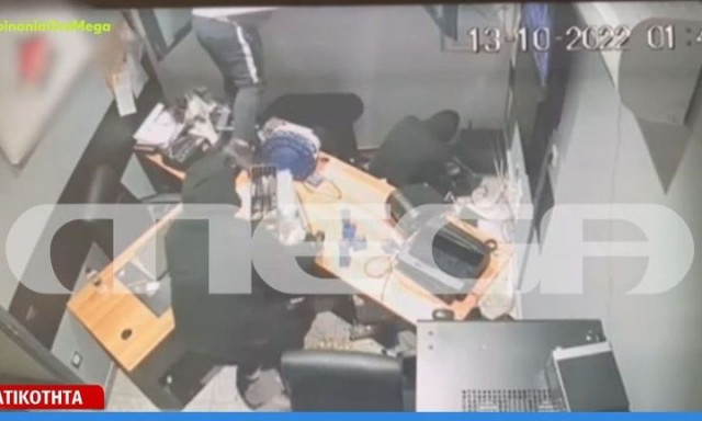 Αττική: Καρέ καρέ η δράση σπείρας που ξήλωνε χρηματοκιβώτια από επιχειρήσεις