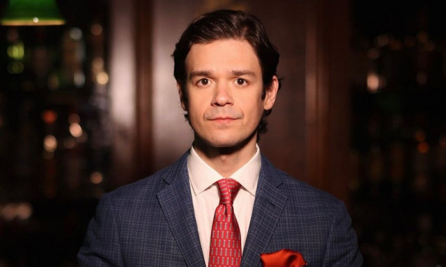 Συνέντευξη Newsbomb.gr: Γιατί η Ευρώπη «κοιτάει» Δεξιά, αλλά η Βρετανία Αριστερά;