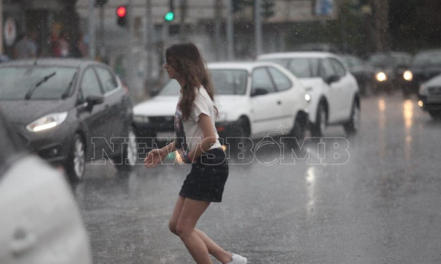 Καιρός: «Φουρτουνιασμένο» τοπίο από Κλέαρχο Μαρουσάκη - Πού θα «χτυπήσουν» μπόρες και καταιγίδες