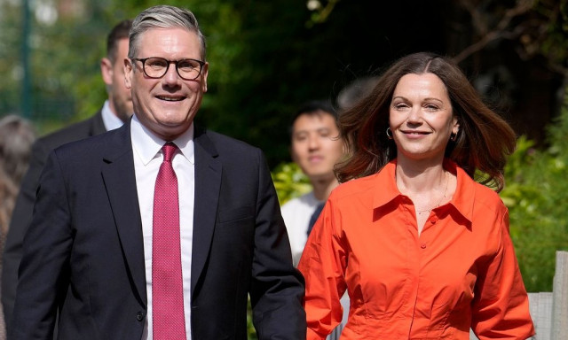 H Bρετανία ψήφισε Εργατικούς και «αλλαγή» με τον Κιρ Στάρμερ - Συντριπτική ήττα για τους Τόρις