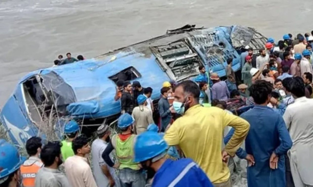 Πακιστάν: Νεκροί και τραυματίες από πτώση πούλμαν σε χαράδρα