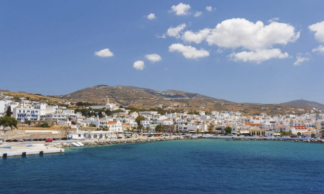 Στην Τήνο ανακυκλώνουν με το κινητό τους