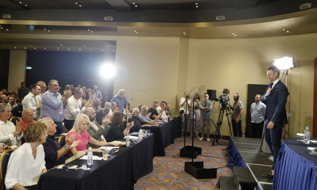 Ξύπνησε εφιάλτες του «ή αλλάζουμε ή βουλιάζουμε» ο Στέφανος Κασσελάκης στην Κεντρική Επιτροπή