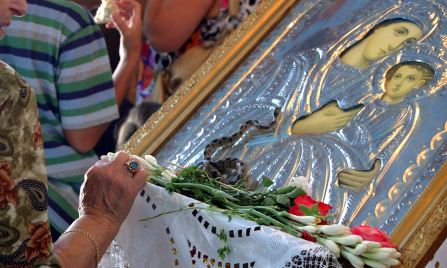 Τα φιδάκια της Παναγίας στην Κεφαλονιά - Αφιέρωμα της «The Sun» στο μυστηριώδες φαινόμενο