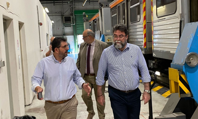 Αυτοψία του Βασίλη Οικονόμου στο Μετρό - Συνομιλία με τους επιβάτες και τους εργαζόμενους