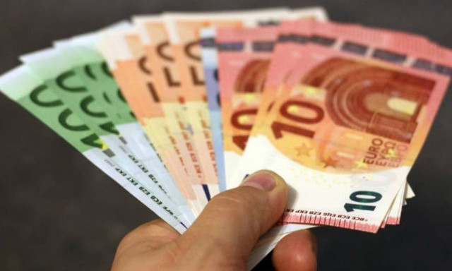 Νέο επίδομα 300 ευρώ - Ποιοι είναι οι δικαιούχοι