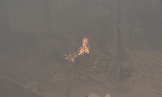 ΠΟΕΔΗΝ για φωτιά στην Πάτρα: Η σκέψη μας να σωθεί το Καραμανδάνειο