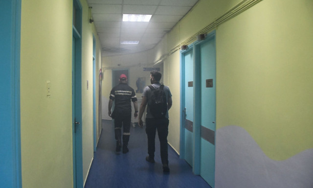 Πάτρα: «Δημιουργήθηκε εστία φωτιάς στον τρίτο όροφο του Καραμανδάνειου» - Η μαρτυρία παιδιάτρου