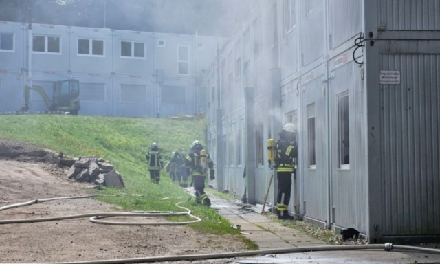 Πυρκαγιά σε κέντρο προσφύγων στη Γερμανία - Ένας νεκρός και τραυματίες