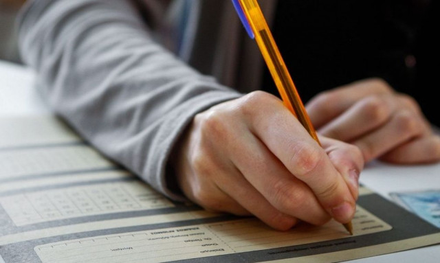 Πανελλαδικές 2024: Ανακοινώθηκαν οι Ελάχιστες Βάσεις Εισαγωγής για τα 454 τμήματα ΑΕΙ