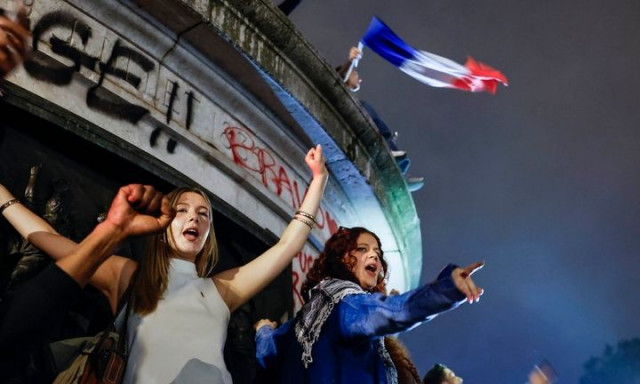 Γαλλία: Η αριστερά διεκδικεί το δικαίωμα να εφαρμόσει το ριζοσπαστικό της πρόγραμμα