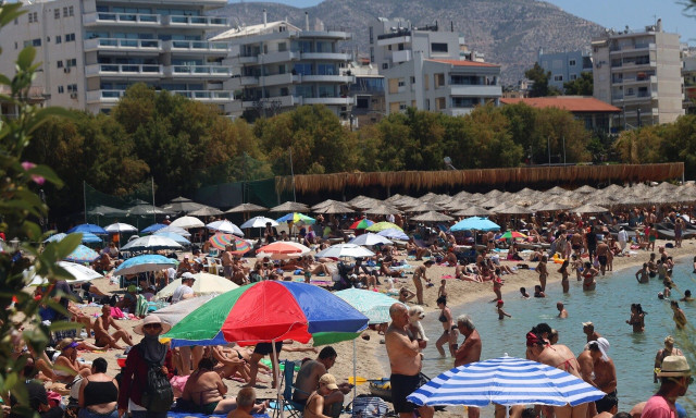 Καιρός: Καμίνι από σήμερα η χώρα – Έρχονται 40άρια και στην Αθήνα, τι λένε οι μετεωρολόγοι