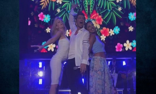 Σάκης Ρουβάς: Ανέβασε στη σκηνή την Τραϊάνα Ανανία