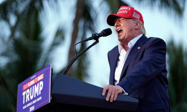 Υπέρ του Ντόναλντ Τραμπ ο ΥΠΕΞ της Ουγγαρίας: «Μόνο αν εκλεγεί θα τελειώσει ο πόλεμος στην Ουκρανία»