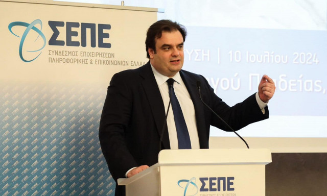 Κυριάκος Πιερρακάκης: «Οι πανελλήνιες δεν είναι το τέλος αλλά η αρχή της διαδρομής»