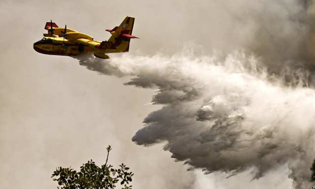 Φωτιά στην Κορινθία: «Μάχη να μην περάσει η φωτιά σε οικισμούς», λέει ο δήμαρχος Νεμέας