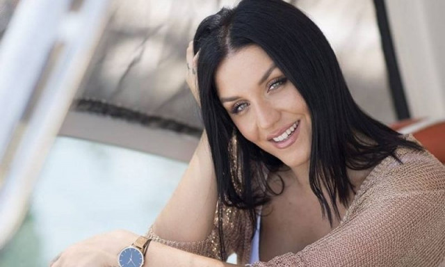 Ιουλία Καλλιμάνη: Κυκλοφόρησε το νέο της τραγούδι «Τίποτα Τυχαίο» - Το εντυπωσιακό βιντεοκλιπ